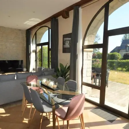 Appartement Lumineux Et Cosy Avec Jardin Vue Sur Chateau Pres Port En Bessin, Bayeux Et Omaha Beach Commes Exterior photo