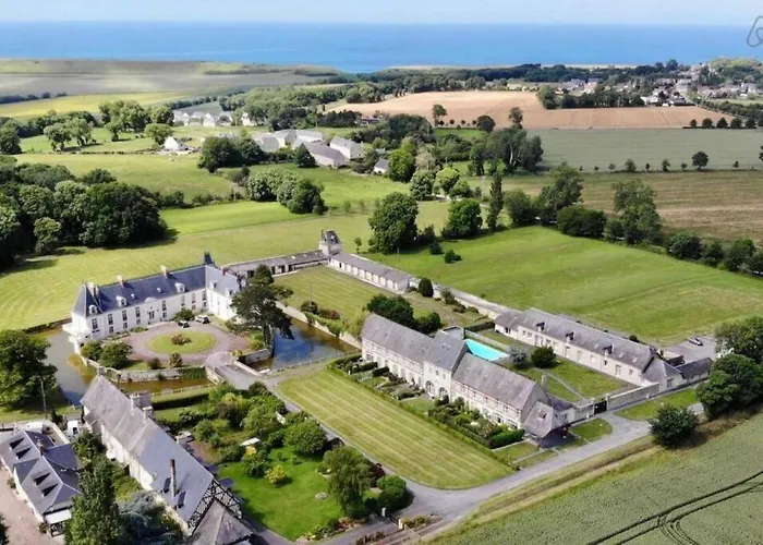 Appartement Lumineux Et Cosy Avec Jardin Vue Sur Chateau Pres Port En Bessin, Bayeux Et Omaha Beach