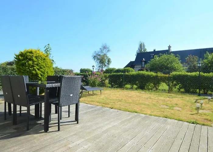 Appartement Lumineux Et Cosy Avec Jardin Vue Sur Chateau Pres Port En Bessin, Bayeux Et Omaha Beach