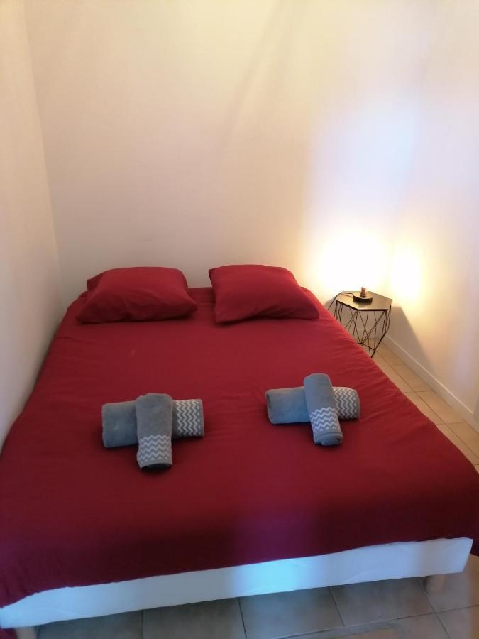 Lumineux Et Cosy Avec Jardin Vue Sur Chateau Pres Port En Bessin, Bayeux Et Omaha Appartement