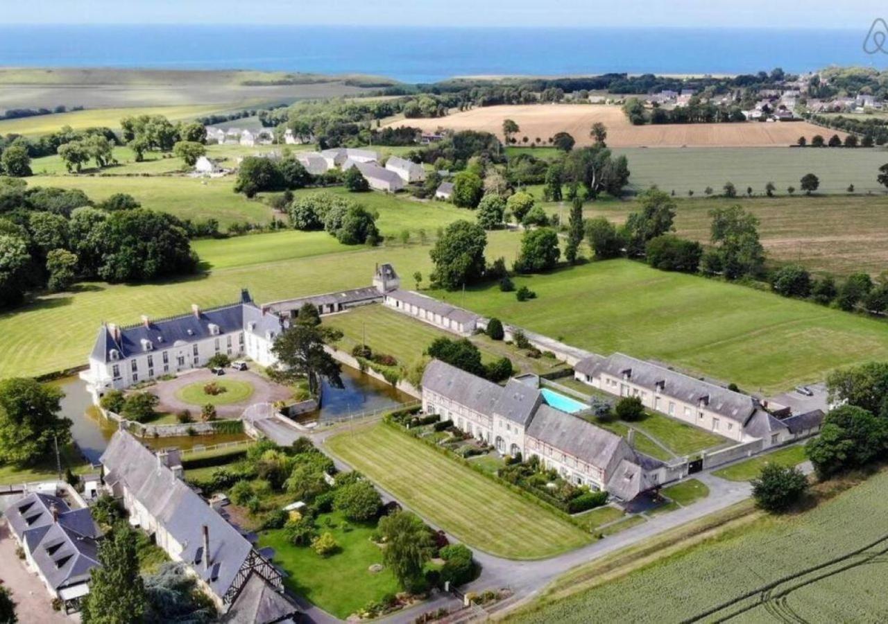 Lumineux Et Cosy Avec Jardin Vue Sur Chateau Pres Port En Bessin, Bayeux Et Omaha Apartment *