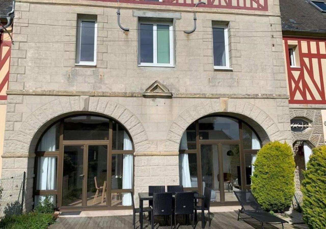Lumineux Et Cosy Avec Jardin Vue Sur Chateau Pres Port En Bessin, Bayeux Et Omaha Appartement