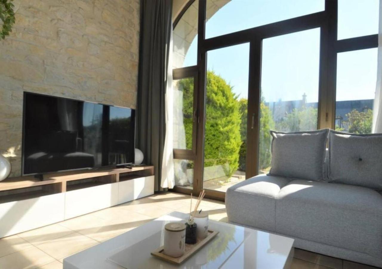 Apartment Lumineux Et Cosy Avec Jardin Vue Sur Chateau Pres Port En Bessin, Bayeux Et Omaha Commes