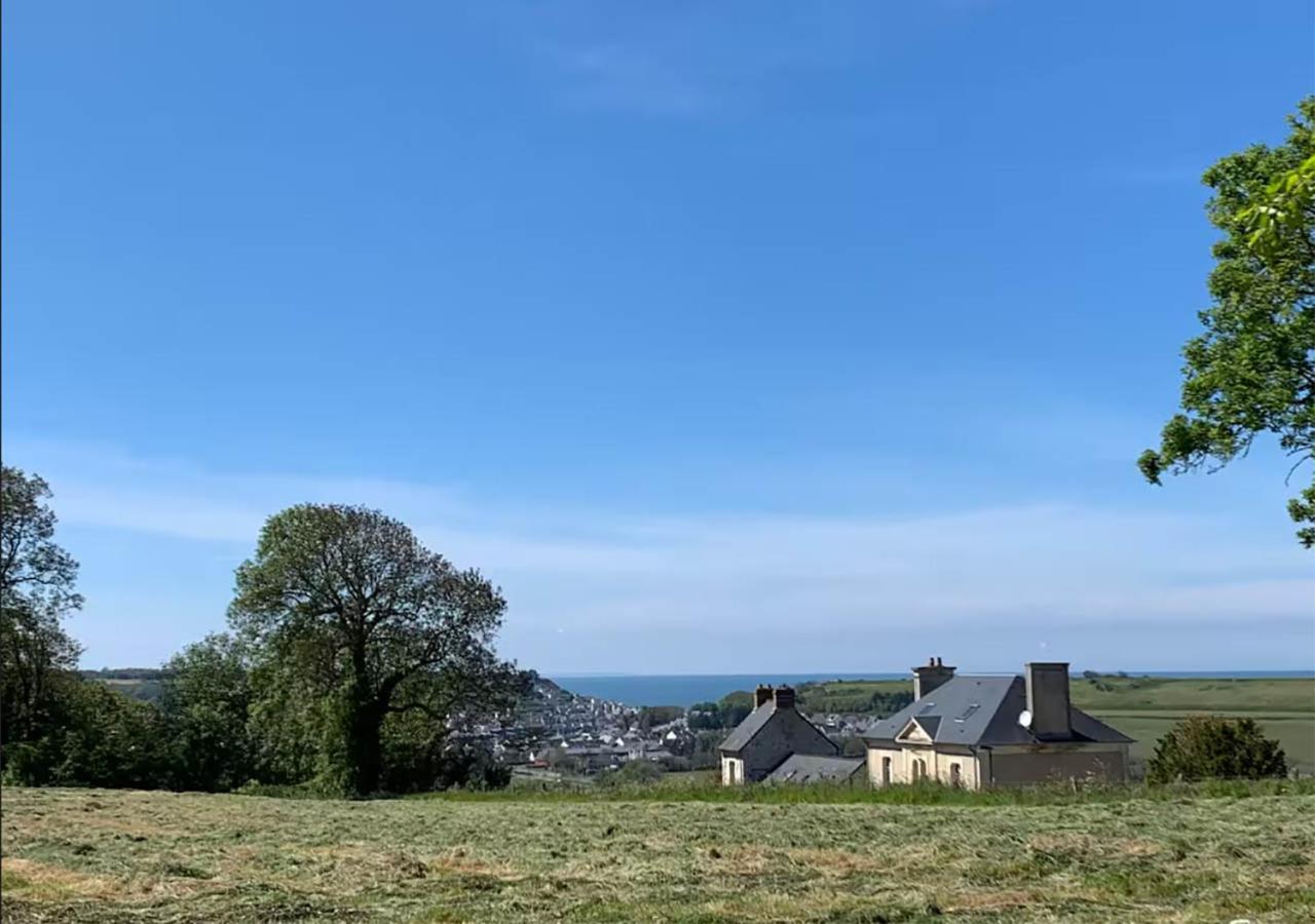 Appartement Lumineux Et Cosy Avec Jardin Vue Sur Chateau Pres Port En Bessin, Bayeux Et Omaha Commes